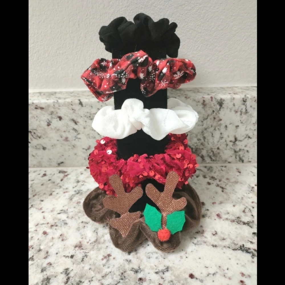 5pc holiday themed scrunchie set